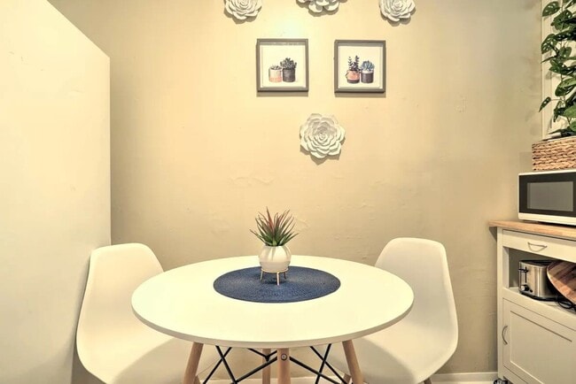 Building Photo - 3918 Thomason Ave