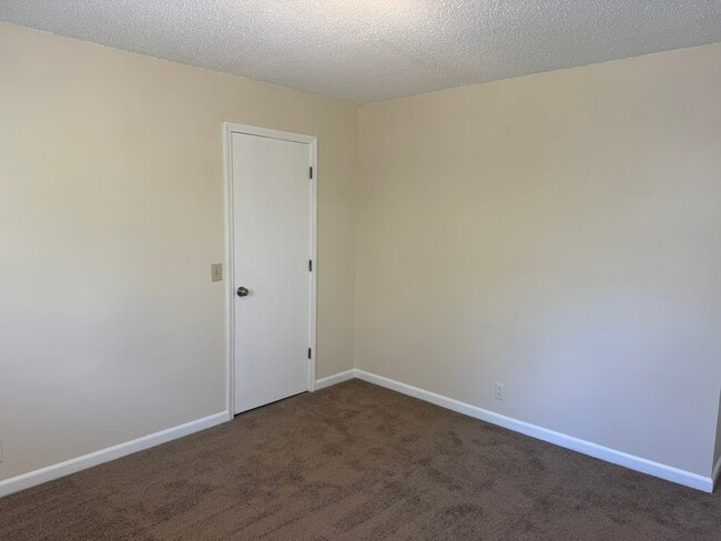 Building Photo - 7482 Harrow Dr