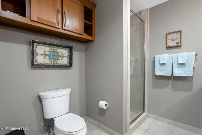 Building Photo - 2060 Beach Blvd