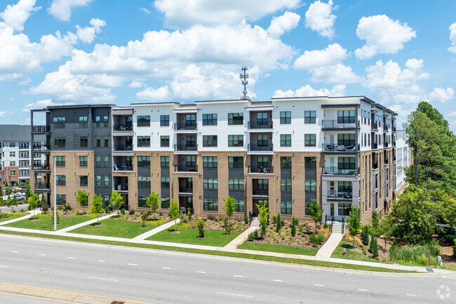 Building Photo - Ashby Twin Lakes