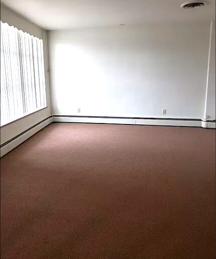 Building Photo - 1491 E Maiden St