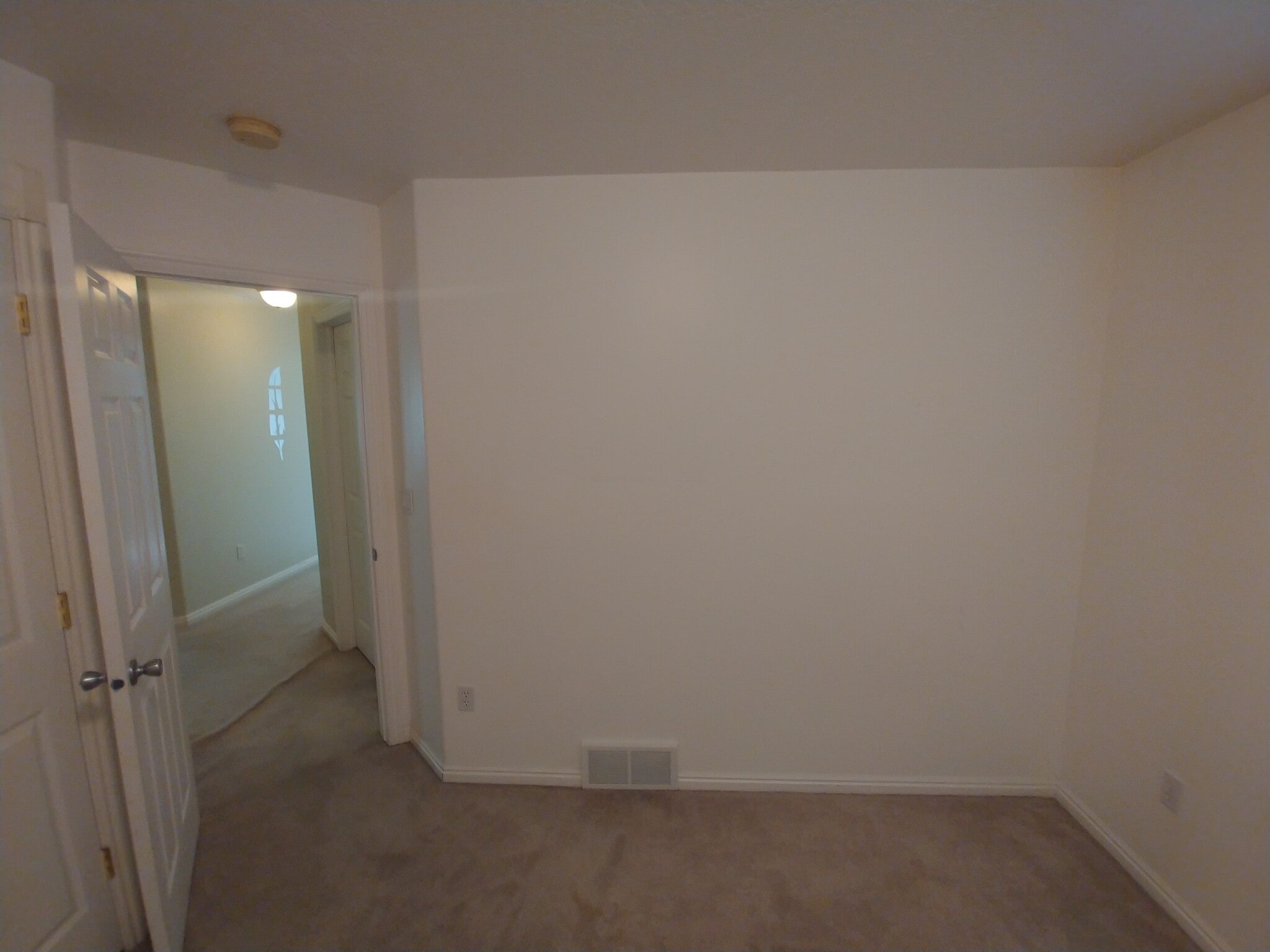 Building Photo - 936 Meadowbrook Dr