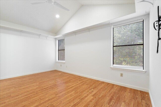 Building Photo - 1411 Gracy Farms Ln