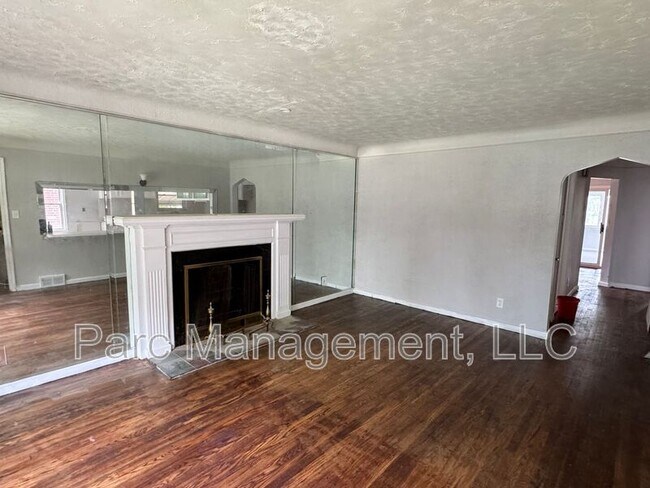 Building Photo - 13574 Mansfield St