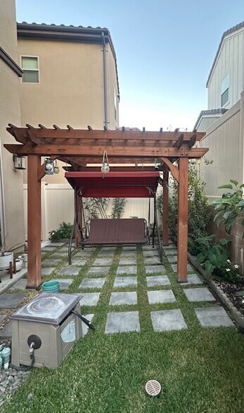 Building Photo - 4167 Horvath St