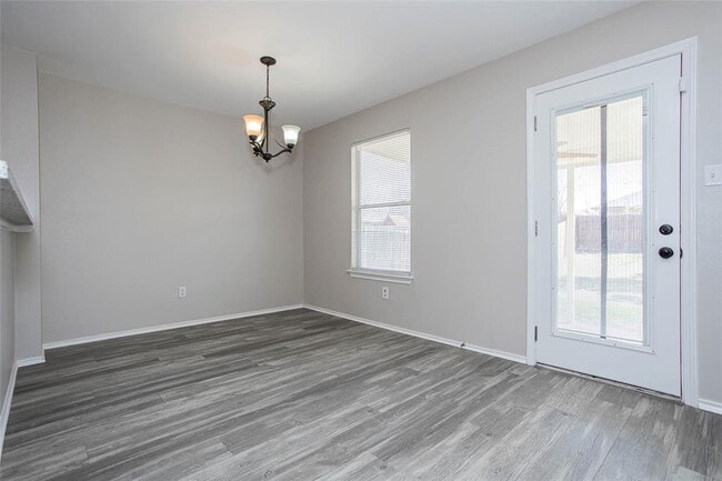 Building Photo - 311 Quarter Ave