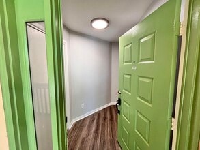 Building Photo - 55 Bay Dr