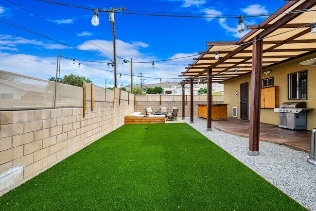 Building Photo - 13039 Calle Amapola