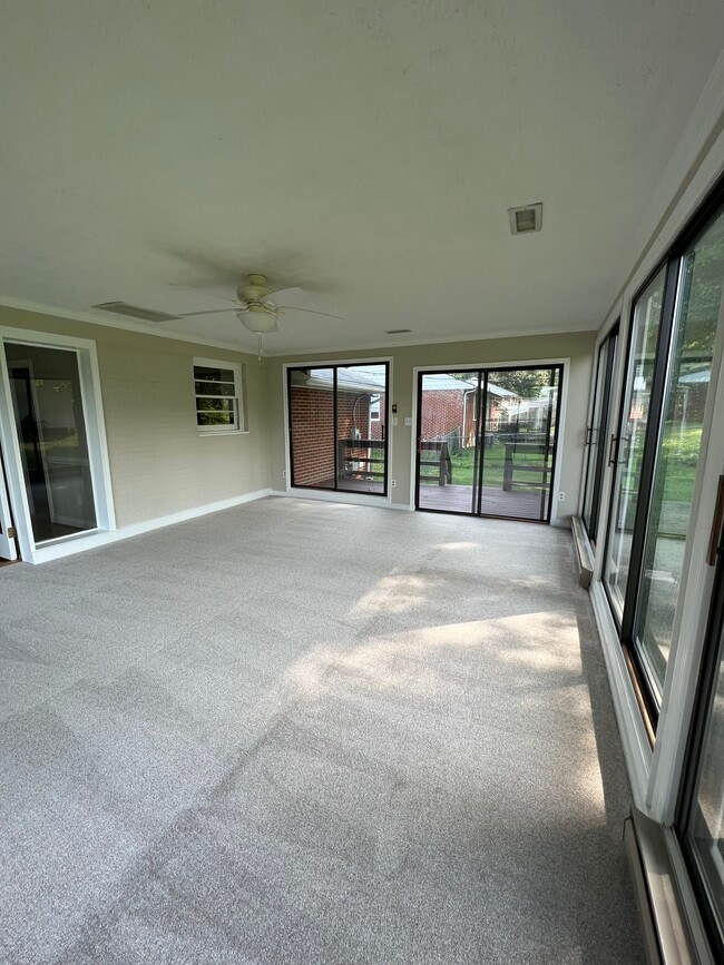 Florida Room - 2207 Manlyn Rd