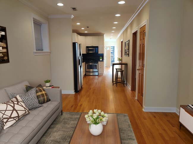 Building Photo - 730 N Elizabeth St