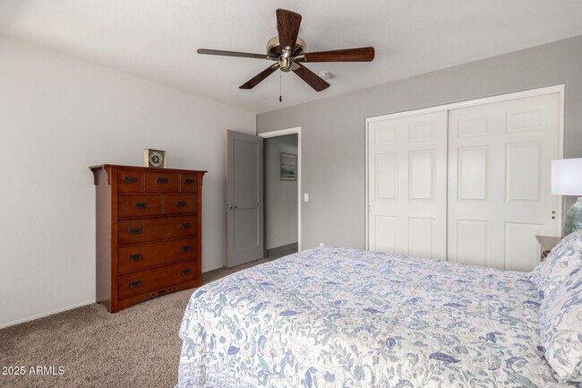 Building Photo - 9637 E Sundune Dr