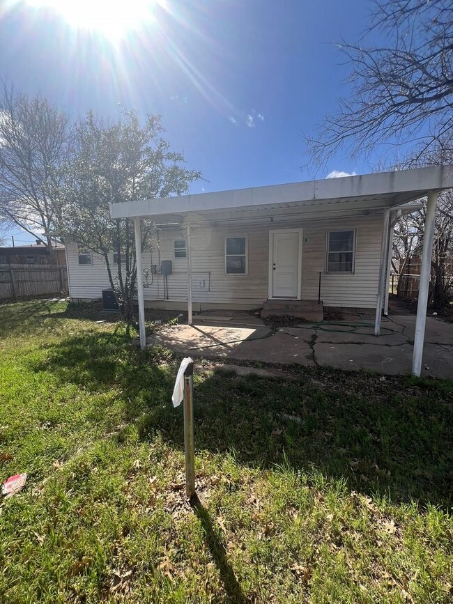 Building Photo - Remodeled Home
