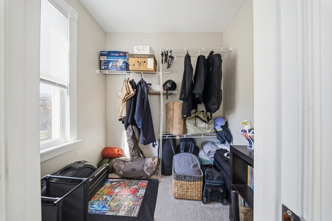 Building Photo - 146 W Seaview Ave