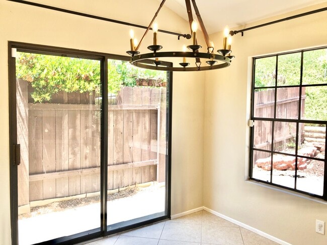Building Photo - Sweet Single-Story, Completely Detached, in the Picturesque Fallbrook Village HOA Community!