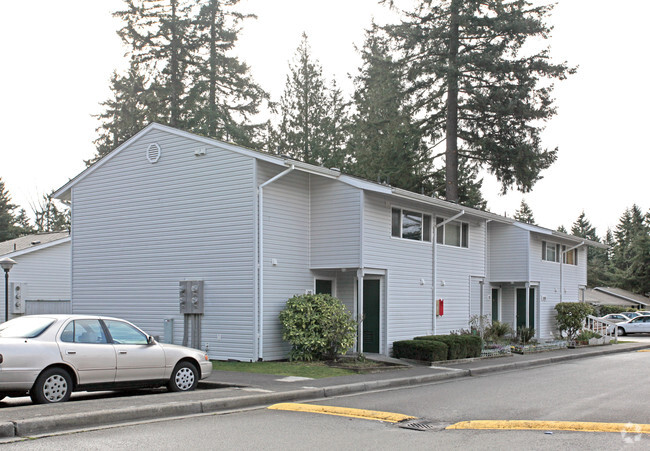 Building Photo - Evergreen Court