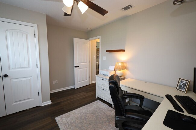 Building Photo - 112 Mill Pond Pl
