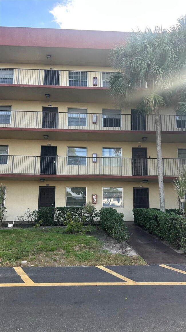 Building Photo - 3361 NW 47th Terrace