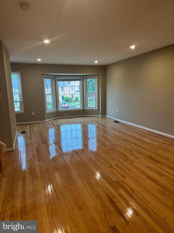Building Photo - 208 Fair Oaks Ave