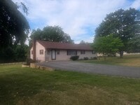 Building Photo - 4295 Everett Rd