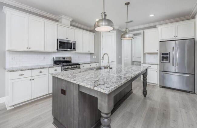 Building Photo - 77 Perimeter Pl