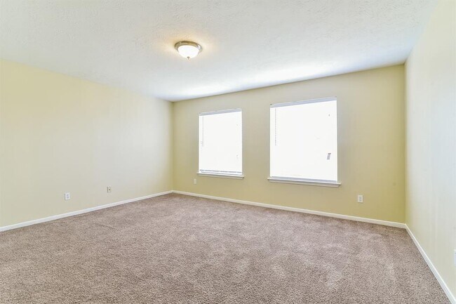 Building Photo - 22530 Heather Way Ct