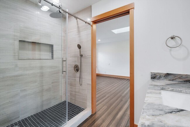 Building Photo - Lake Oswego Four Bedroom Home with View of...