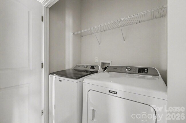 Building Photo - 10016 Hemingway Pl