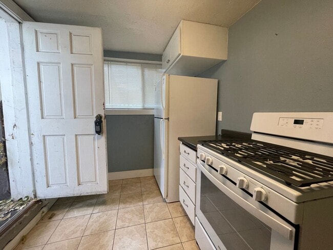 Building Photo - 192 N 100 E