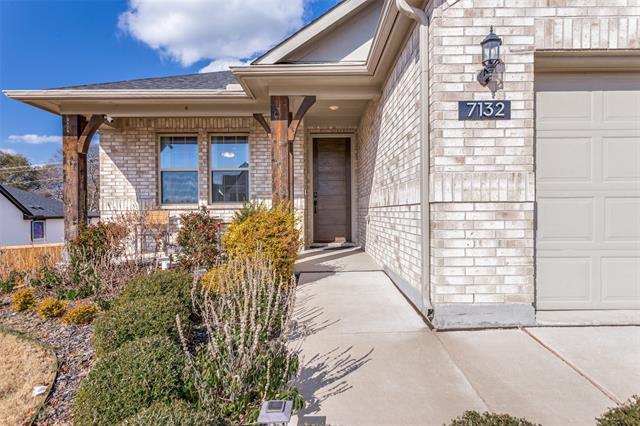 Building Photo - 7132 Aves St