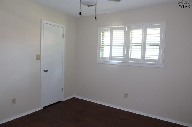 Building Photo - 4601 Misty Valley W
