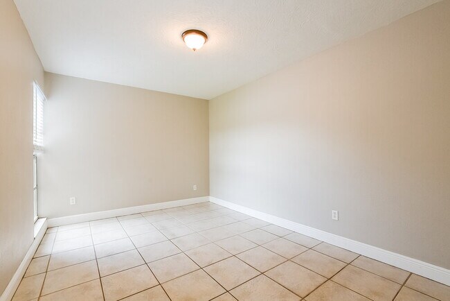 Building Photo - 1264 Rising Sun Blvd