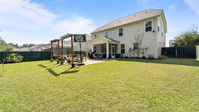 Building Photo - Beautifully Upgraded Home with Outdoor Fire Pit and Fenced Backyard in Buckhead East