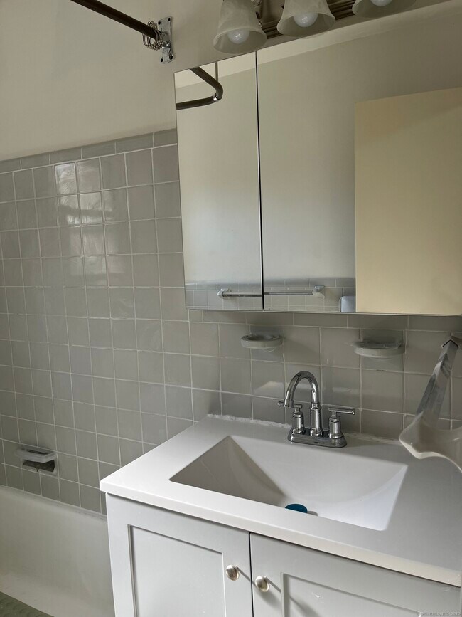 Building Photo - 20 North St