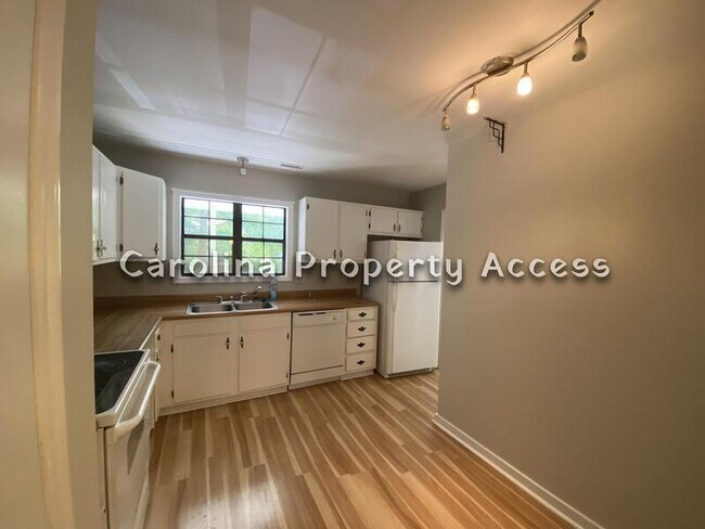 Building Photo - 33 Willow Bridge Dr