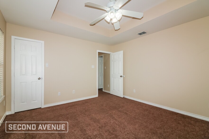 Building Photo - 7618 Cold Springs Dr