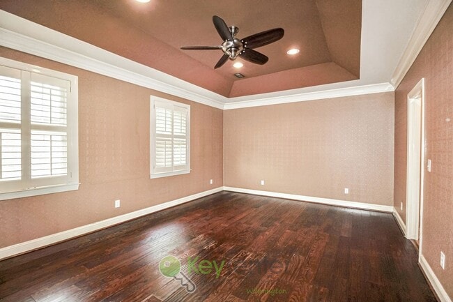 Building Photo - $750 Off 1st Month's Rent! Spacious Three-Story Home - 3 Br/3.5 Bath, Pet-Friendly. In Downtown W...