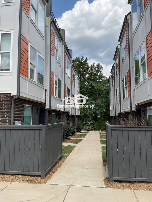 Building Photo - 1319 Millpark Ln