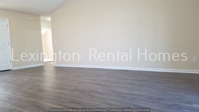 Building Photo - 142 Savannah Hills Dr