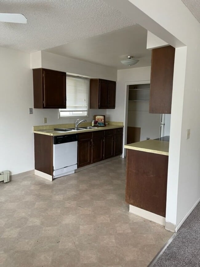 Building Photo - 2 Bedroom Apartment for Rent in Bozeman!