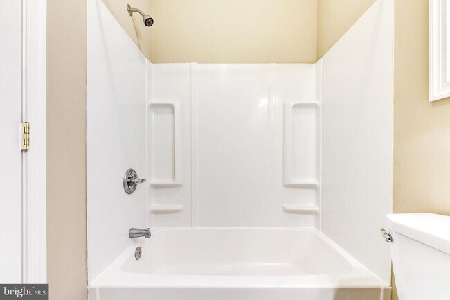 Building Photo - 737 Morton St NW