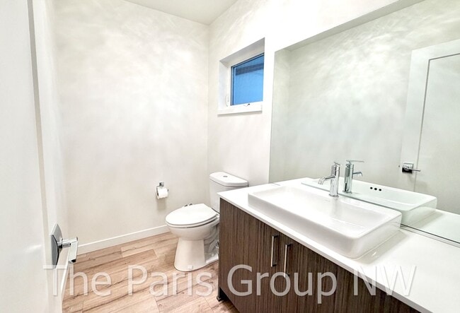 Building Photo - Gorgeous 2021 Fremont/Wallingford 3BR Overlooking Downtown, Mt Rainier & SLU, Garage w/EV Chgr, W...