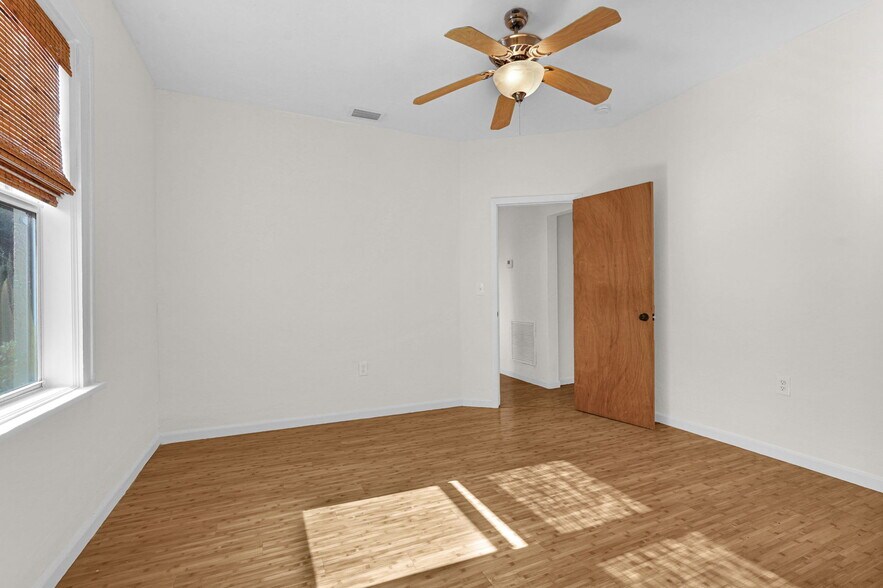 Building Photo - 126 NW 48th St