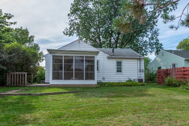 Building Photo - 6825 Xerxes Ave S