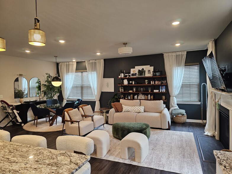 Building Photo - 2050 Whithorn Hl