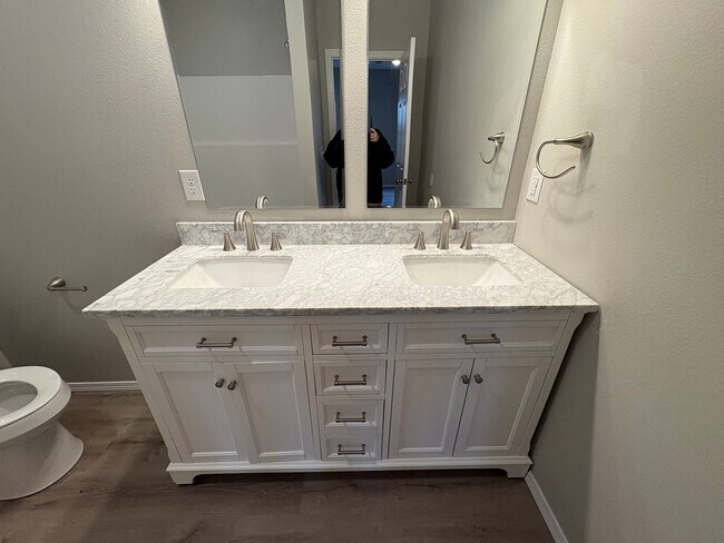 Building Photo - 2490 548th Rd