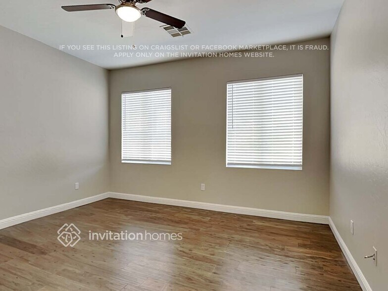 Building Photo - 686 E Colt Ct