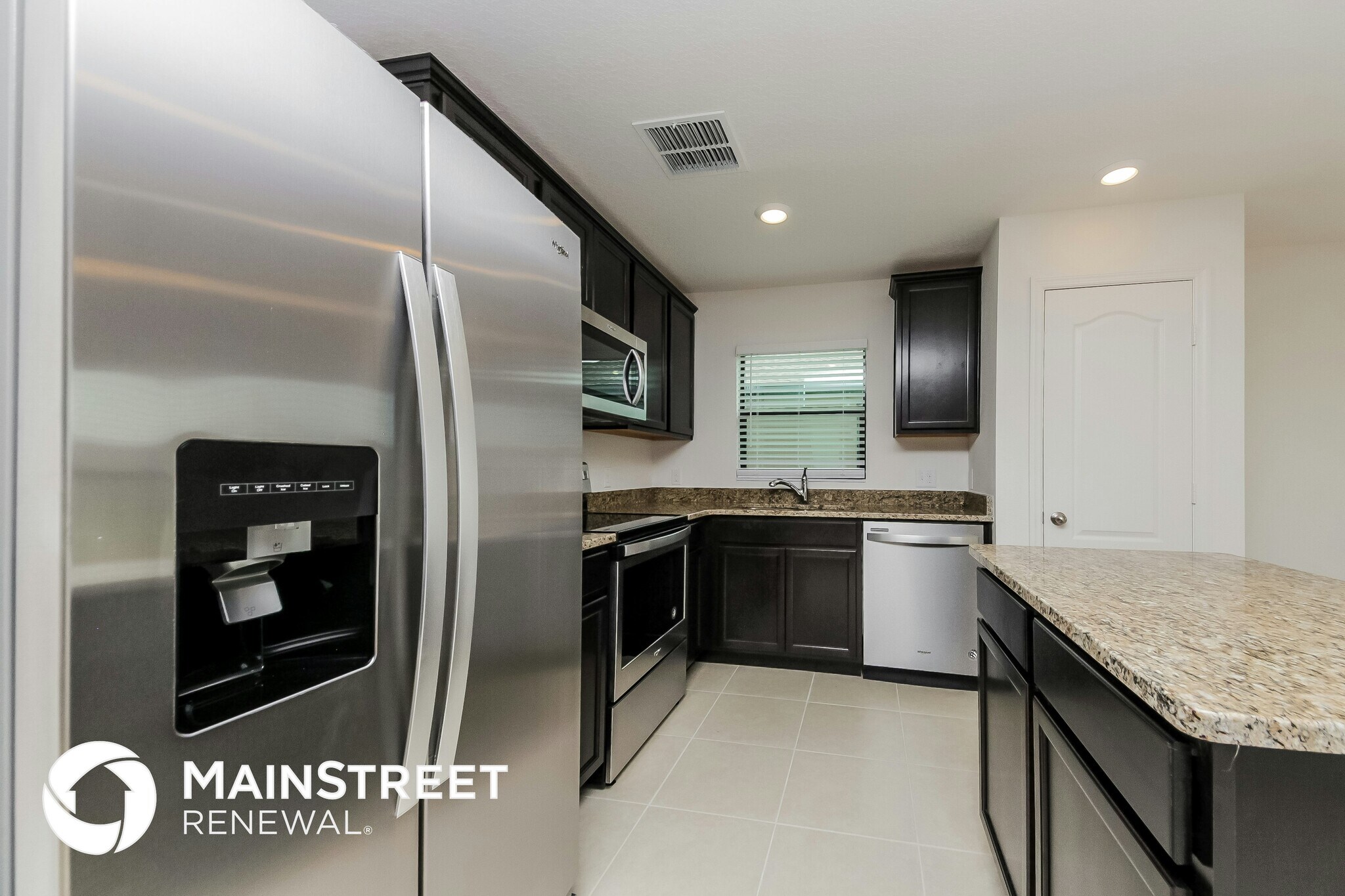 Building Photo - 1467 Swan Lake Cir