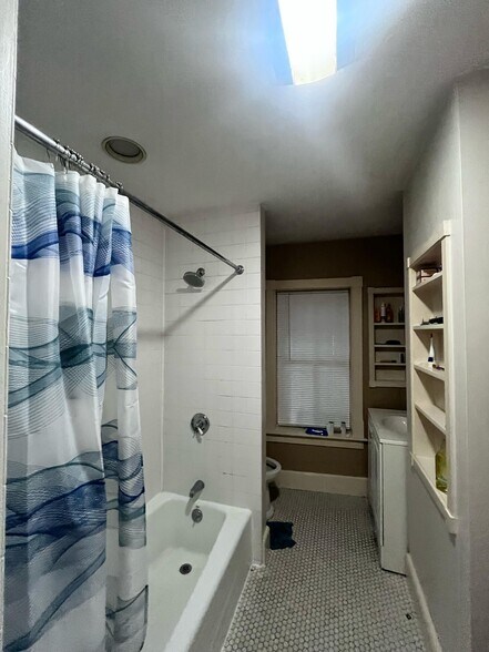 Building Photo - 151 Highland St