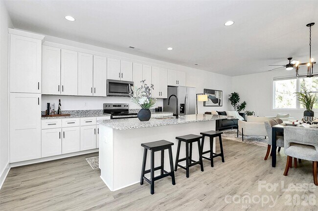 Building Photo - 208 Nelson Ave