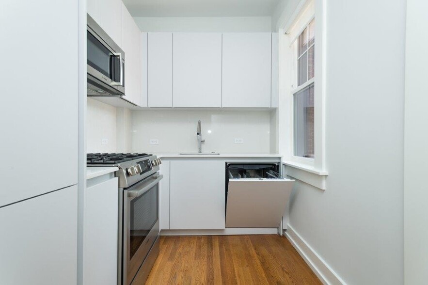 Primary Photo - 10 Forest St